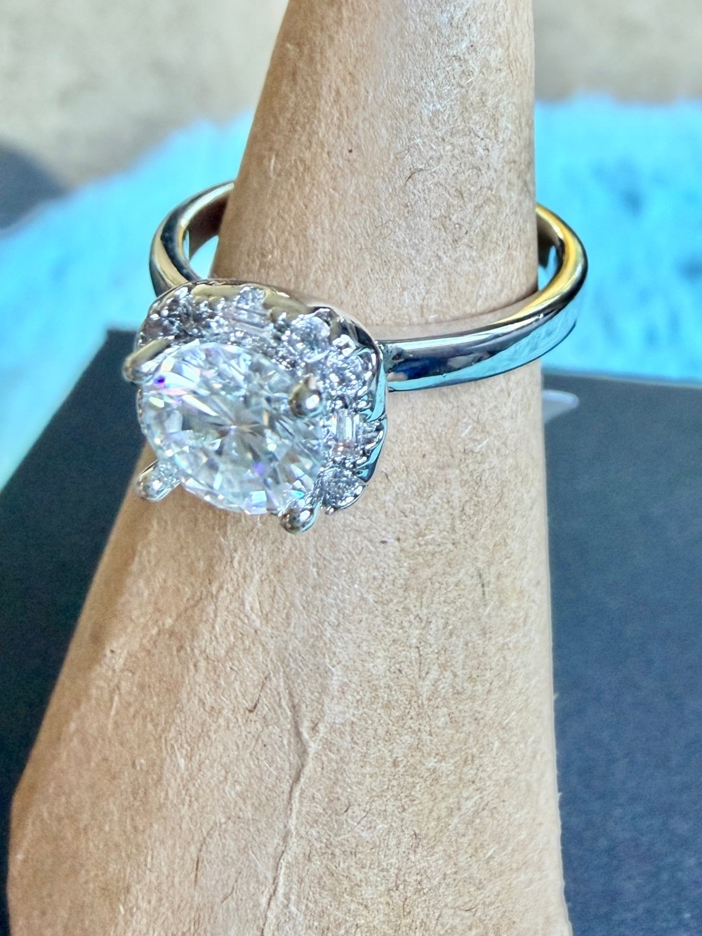 1.0ct Moissanite 925 Sterling Silver Ring Size 6 NWT - Picture 2 of 9